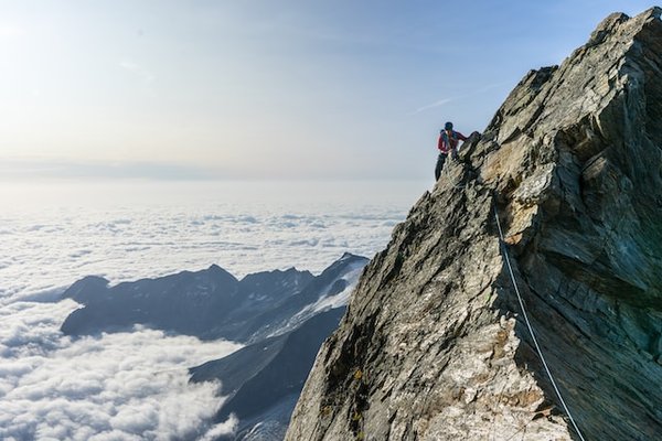 Comment organiser une exploration des montagnes rocheuses canadiennes en hiver?