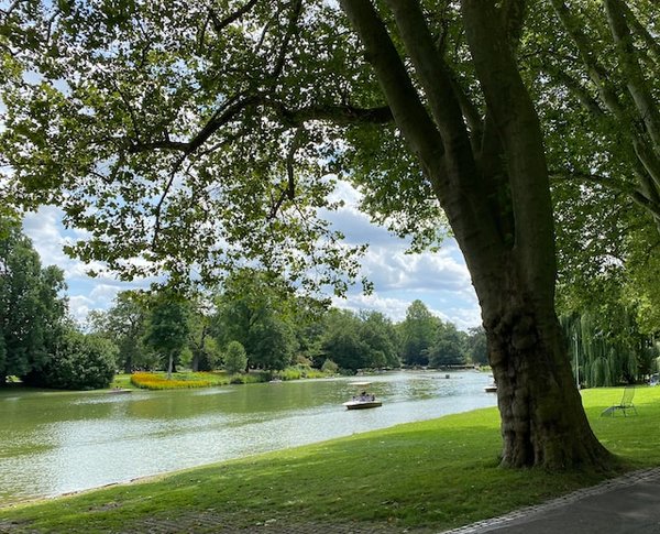 Comment préparer un itinéraire de randonnée de plusieurs jours dans le Parc National de Glacier, Montana, USA?